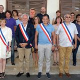 Michel Thiriet, maire de Tresserre entouré de ses Adjoints, Jean-Baptiste Trilles, Stéphanie Planes et Darren Rigby, et les élus du Conseil Municipal.